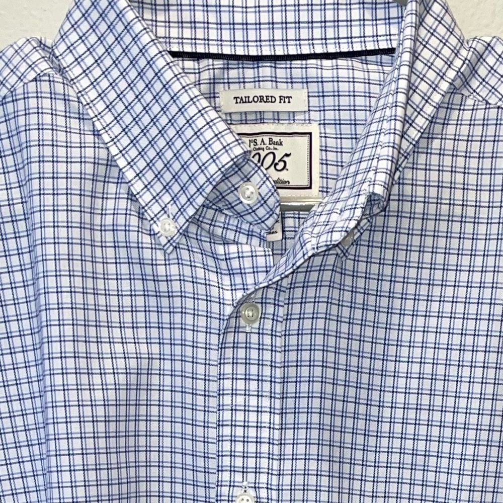 Jo’s A Bank NWT Button Down Tailored Fit 1905 series
